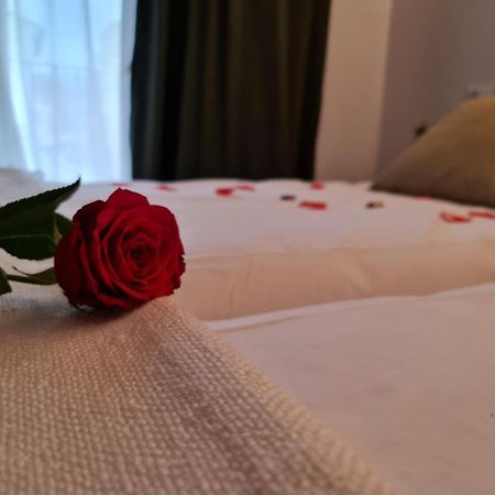 Hotel Camino De Las Estrellas Serranillos Eksteriør billede