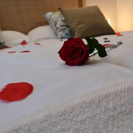 Hotel Camino De Las Estrellas Serranillos Eksteriør billede