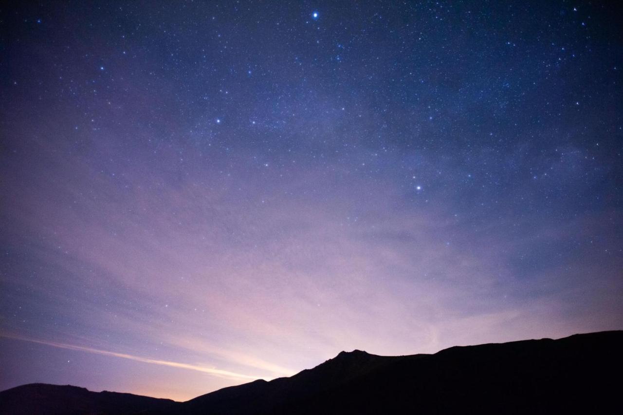 Hotel Camino De Las Estrellas Serranillos Eksteriør billede
