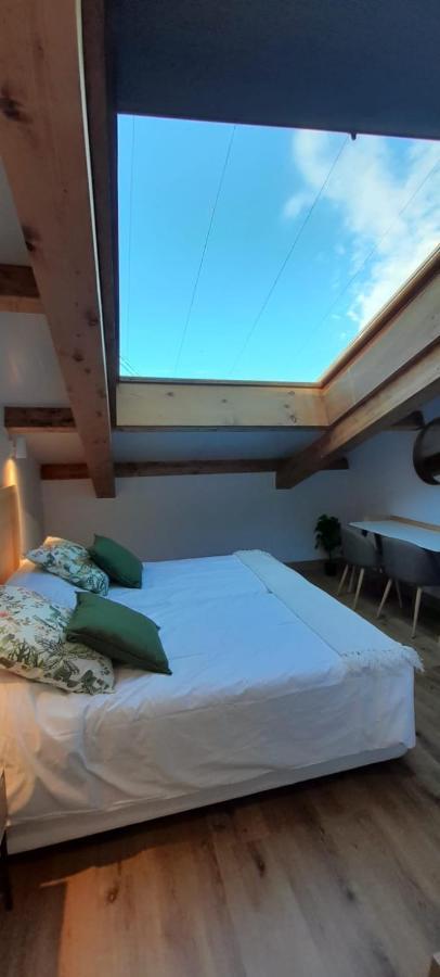 Hotel Camino De Las Estrellas Serranillos Eksteriør billede