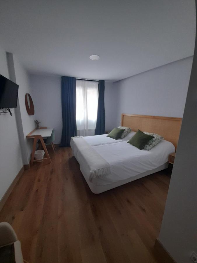 Hotel Camino De Las Estrellas Serranillos Eksteriør billede